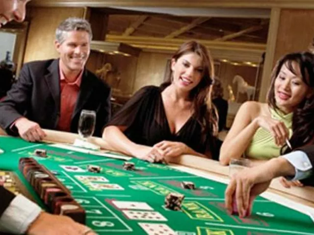 Does anyone win a big amount through online casino websites?